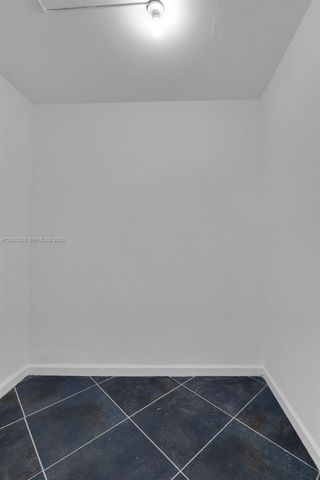 11960 NE 19th Dr 15, North Miami, FL 33181