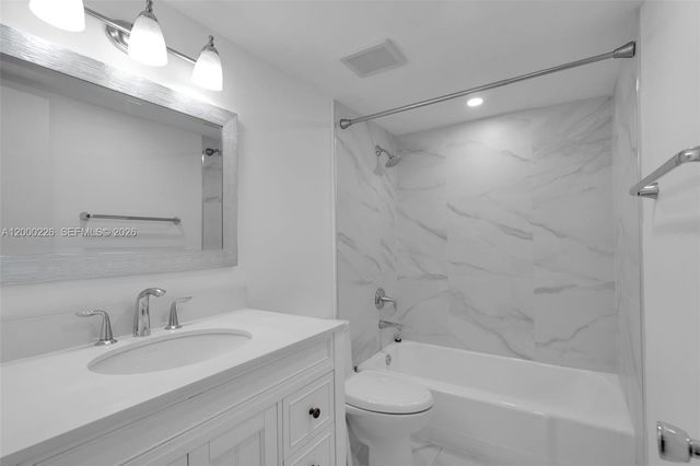 11960 NE 19th Dr 15, North Miami, FL 33181