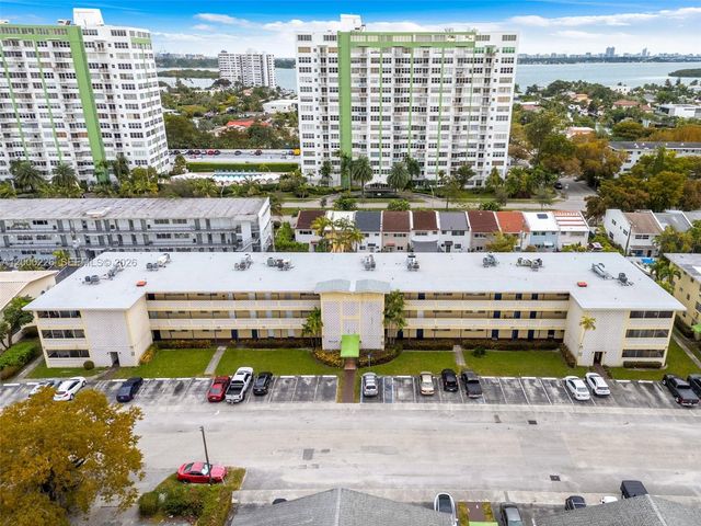 11960 NE 19th Dr 15, North Miami, FL 33181