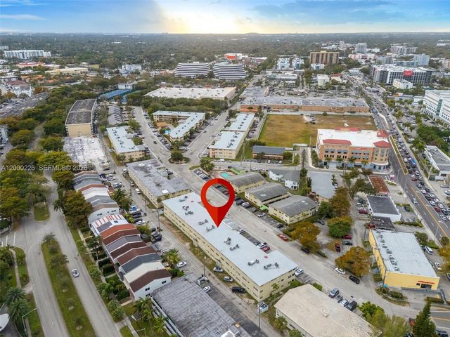 11960 NE 19th Dr 15, North Miami, FL 33181