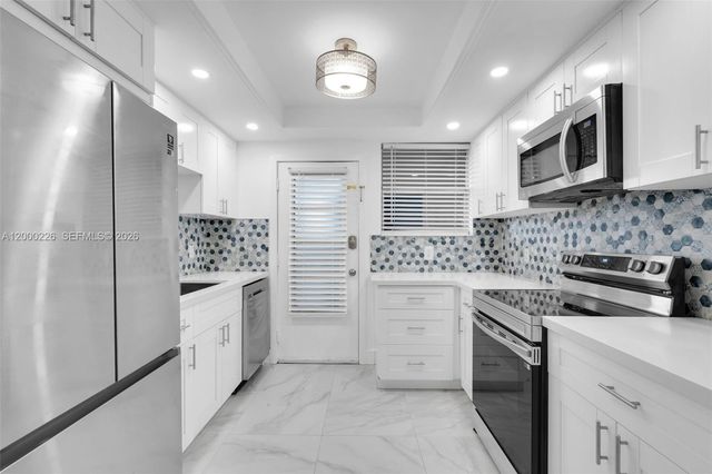 11960 NE 19th Dr 15, North Miami, FL 33181