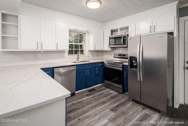 1905 Fairview Way, Greenville, NC 27858