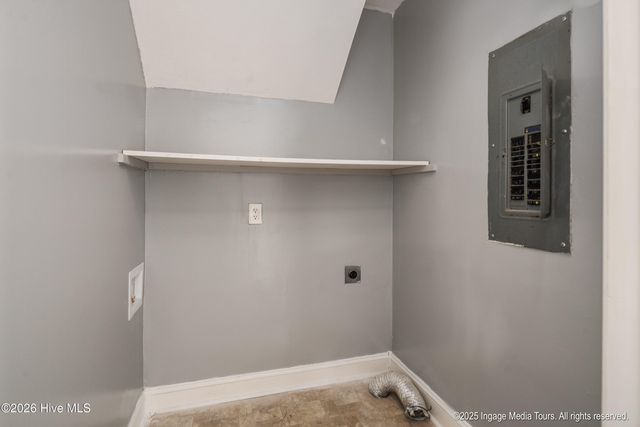 1905 Fairview Way, Greenville, NC 27858