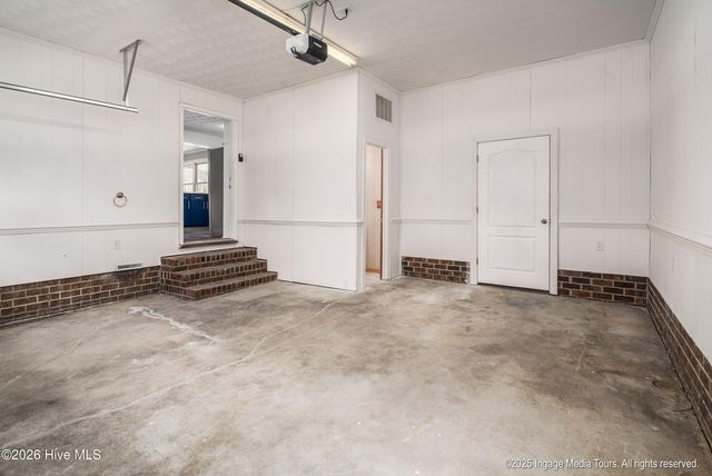 1905 Fairview Way, Greenville, NC 27858