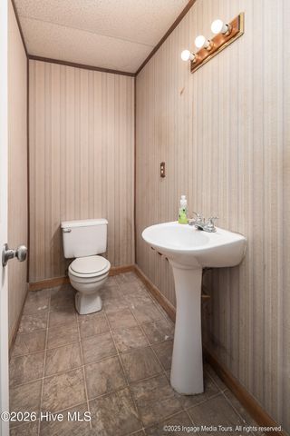 1905 Fairview Way, Greenville, NC 27858