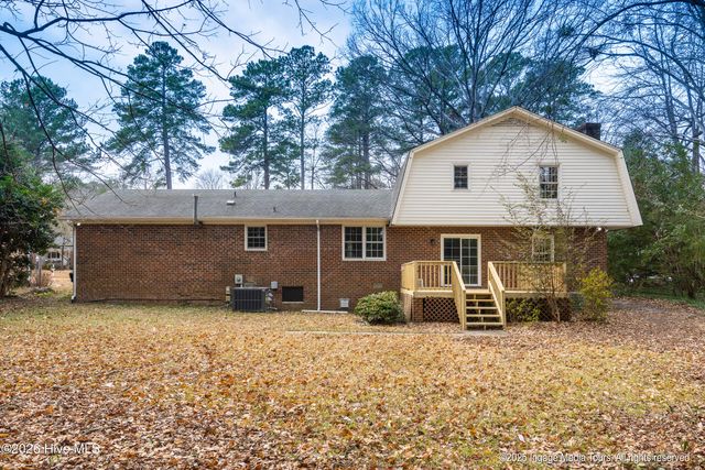 1905 Fairview Way, Greenville, NC 27858