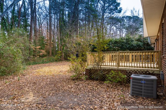 1905 Fairview Way, Greenville, NC 27858