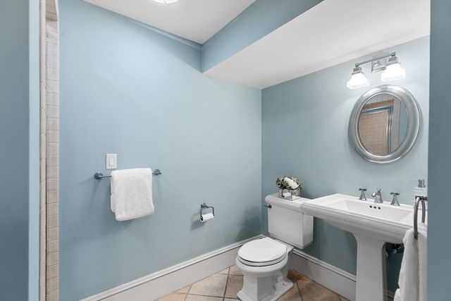 22 Fairbanks Rd, Lexington, MA 02421