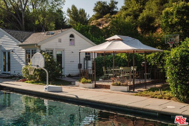 1520 Bonnell Drive, Topanga (los Angeles), CA 90290