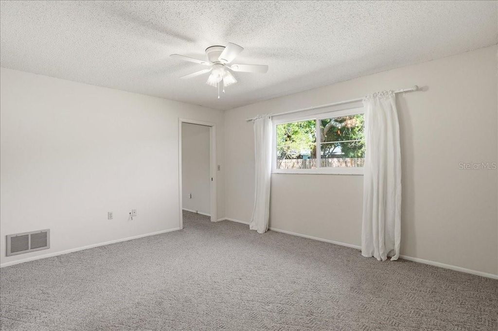 Image 18 of property listing at 3759 COLLINS STREET 711, Sarasota, FL 34232