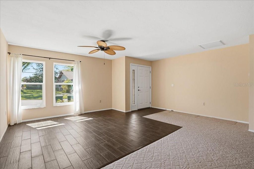Image 10 of property listing at 3759 COLLINS STREET 711, Sarasota, FL 34232