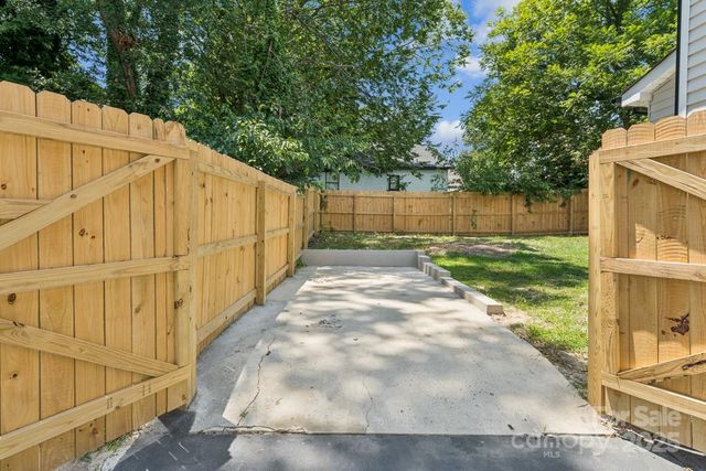 105 S Ransom Street, Gastonia, NC 28052