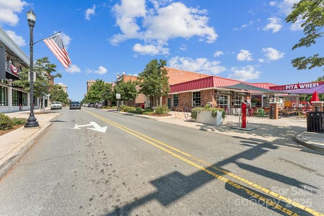 105 S Ransom Street, Gastonia, NC 28052