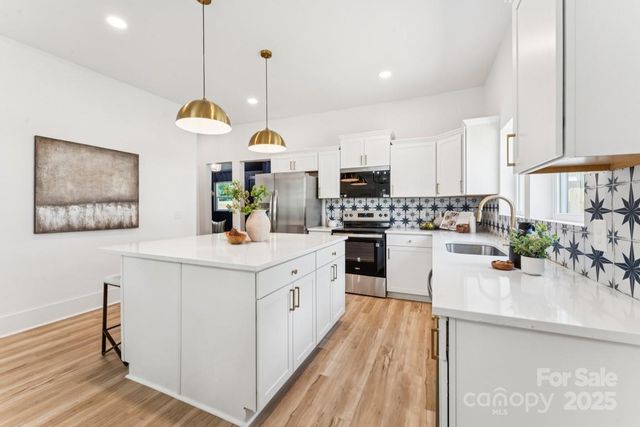 105 S Ransom Street, Gastonia, NC 28052