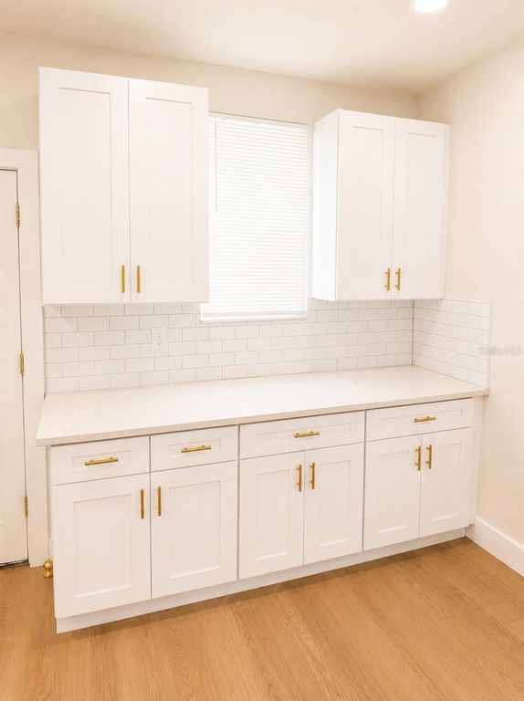 Image 13 of property listing at 2908 BANZA STREET, Tampa, FL 33605
