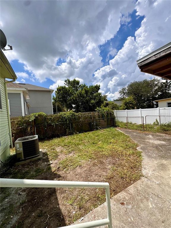 Image 27 of property listing at 2908 BANZA STREET, Tampa, FL 33605