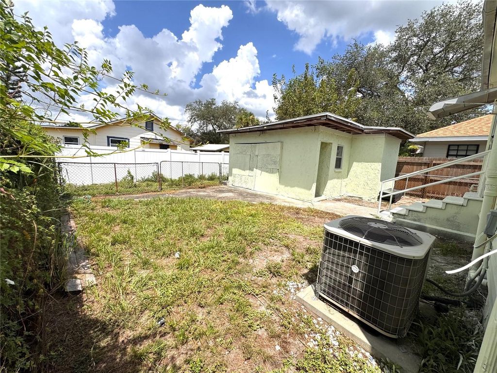 Image 28 of property listing at 2908 BANZA STREET, Tampa, FL 33605