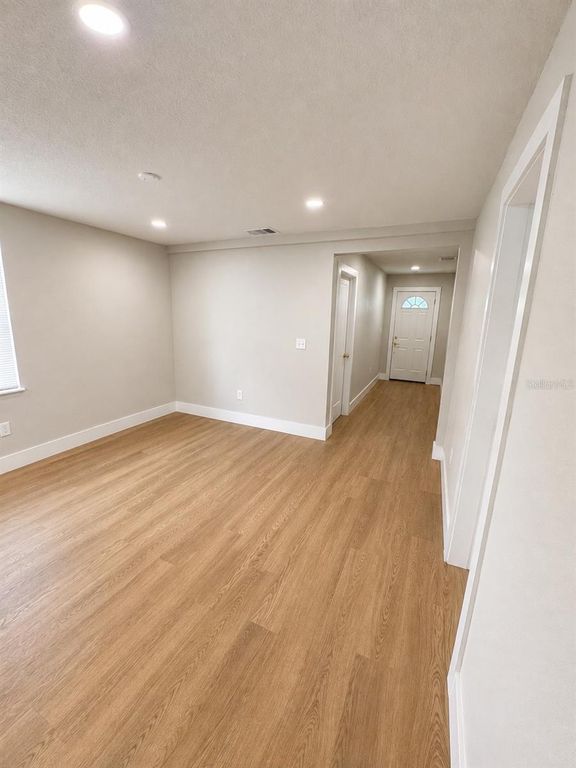 Image 6 of property listing at 2908 BANZA STREET, Tampa, FL 33605
