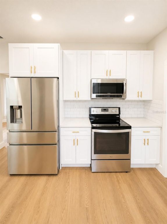 Image 9 of property listing at 2908 BANZA STREET, Tampa, FL 33605