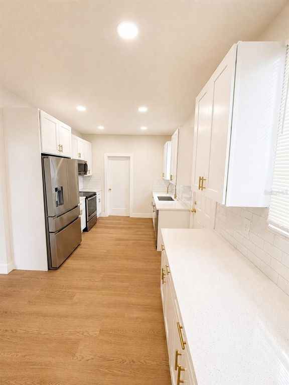 Image 10 of property listing at 2908 BANZA STREET, Tampa, FL 33605