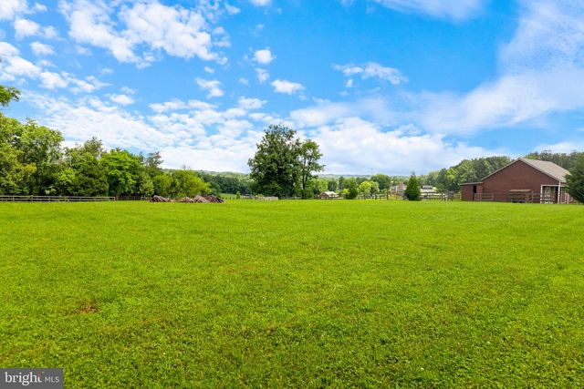 3698 W WATERSVILLE RD, Mount Airy, MD 21771