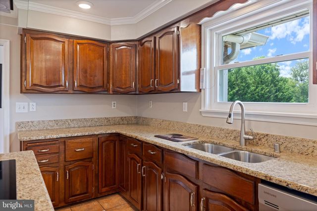 3698 W WATERSVILLE RD, Mount Airy, MD 21771