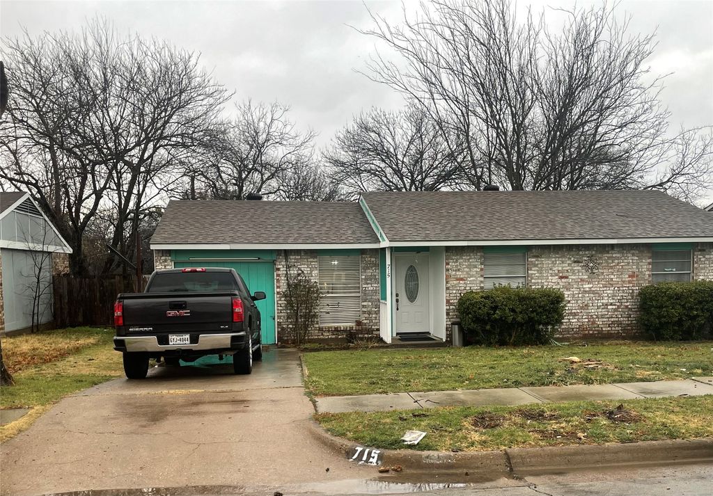 715 Sun Valley Drive, Duncanville, TX 75116