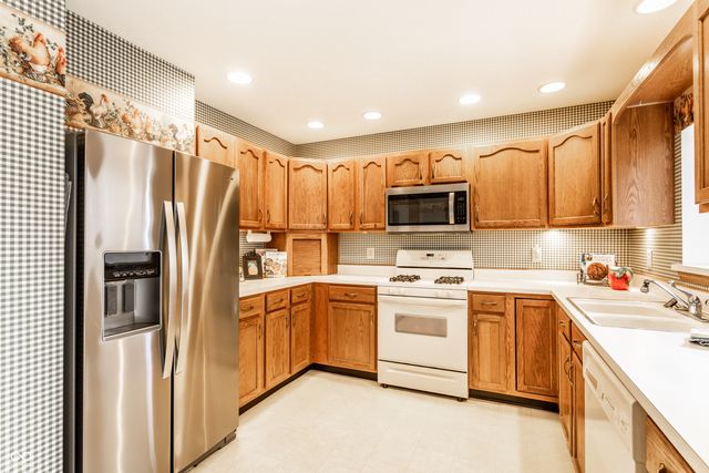 639 Brook Drive, Greenwood, IN 46143