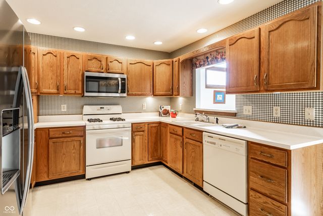 639 Brook Drive, Greenwood, IN 46143