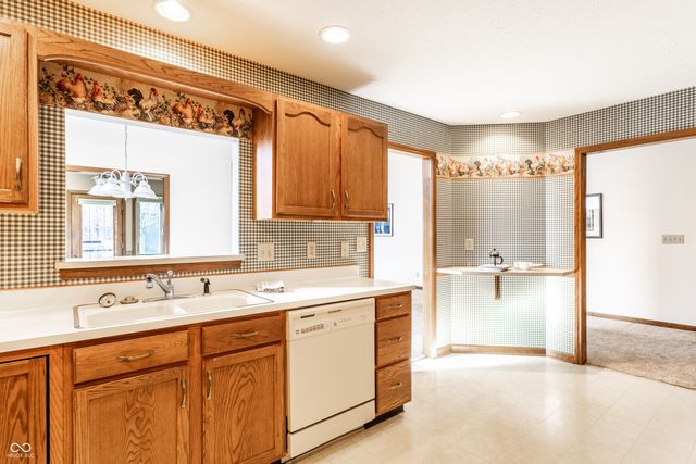 639 Brook Drive, Greenwood, IN 46143