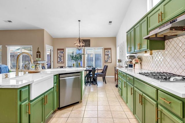 3710 Los Osos Court, Madera, CA 93637