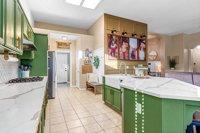 3710 Los Osos Court, Madera, CA 93637