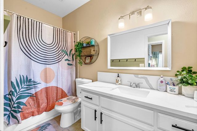 3710 Los Osos Court, Madera, CA 93637