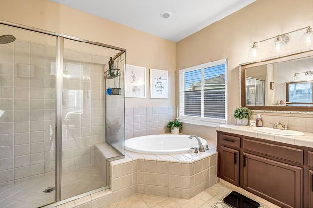 3710 Los Osos Court, Madera, CA 93637