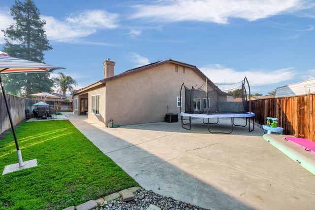 3710 Los Osos Court, Madera, CA 93637