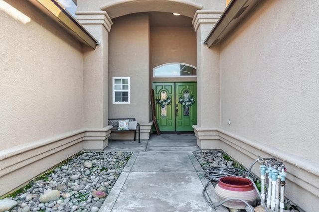 3710 Los Osos Court, Madera, CA 93637