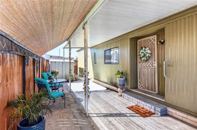 1625 W Johnston Avenue, Hemet, CA 92543