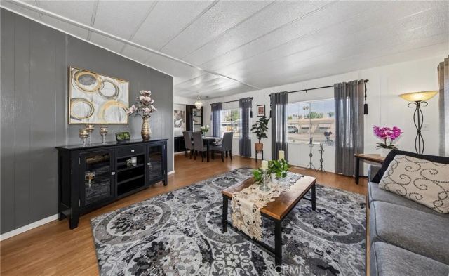 1625 W Johnston Avenue, Hemet, CA 92543