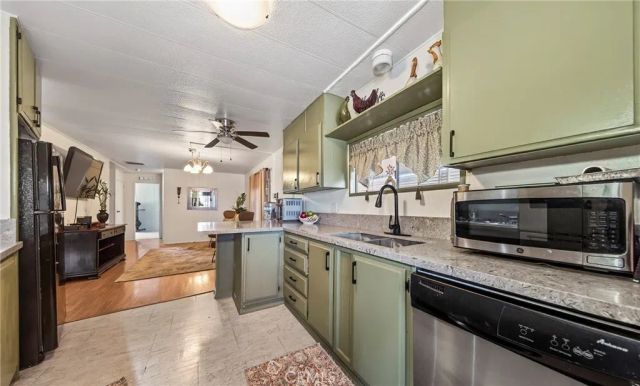 1625 W Johnston Avenue, Hemet, CA 92543