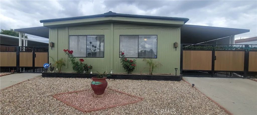 1625 W Johnston Avenue, Hemet, CA 92543
