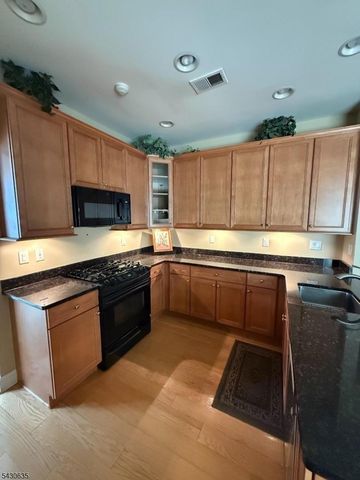 120 Crescent Way, Monroe Twp., NJ 08831