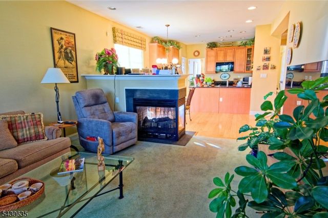 120 Crescent Way, Monroe Twp., NJ 08831