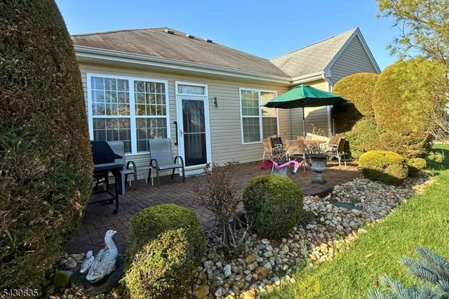 120 Crescent Way, Monroe Twp., NJ 08831