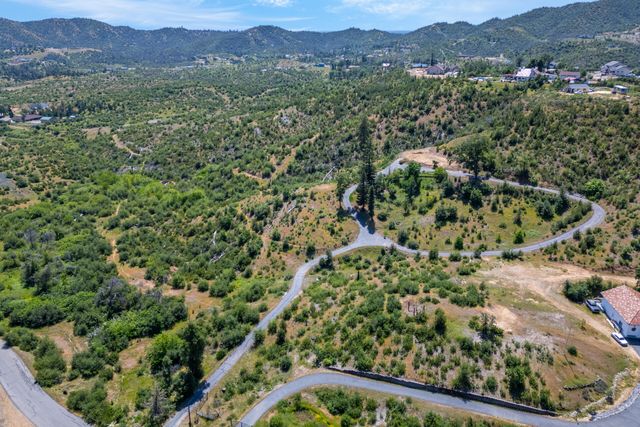 15691 Old Stage Coach Road, Redding, CA 96001