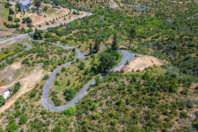 15691 Old Stage Coach Road, Redding, CA 96001