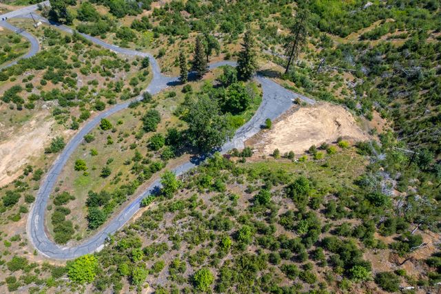 15691 Old Stage Coach Road, Redding, CA 96001