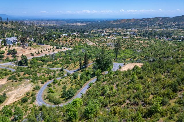 15691 Old Stage Coach Road, Redding, CA 96001