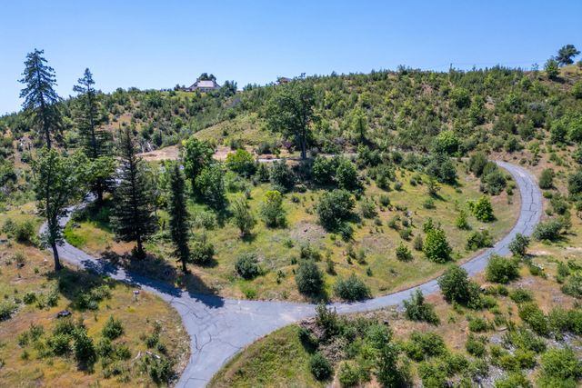 15691 Old Stage Coach Road, Redding, CA 96001