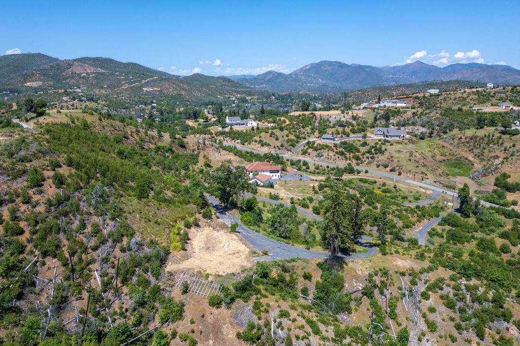 15691 Old Stage Coach Road, Redding, CA 96001