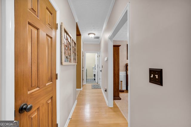 5724 Newberry Point Drive, Flowery Branch, GA 30542